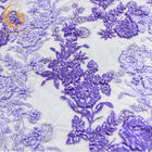 La púrpura del trabajo hecho a mano del OEM goteó la tela francesa del cordón bordada